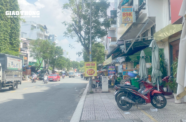 TP.HCM: Thu phí vỉa hè, lòng đường "tránh xung đột lợi ích" - Ảnh 1.