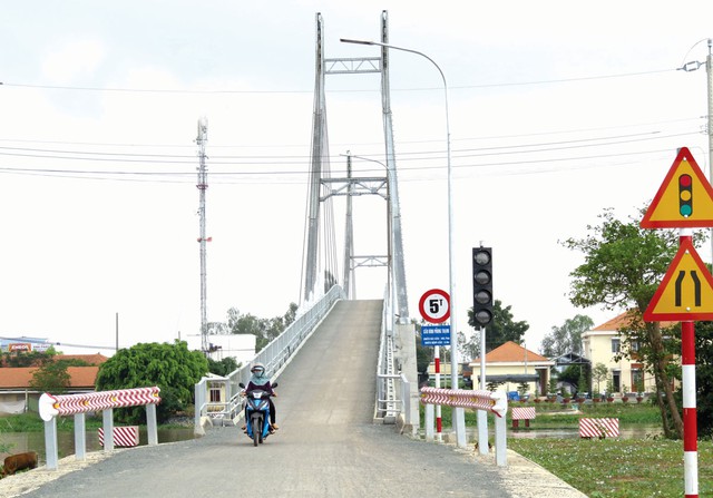 Bộ GTVT đề nghị đẩy nhanh GPMB, chuẩn bị khởi công cầu Mộc Hóa qua Long An - Ảnh 1.