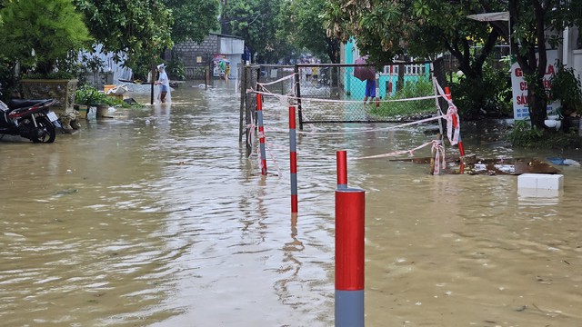 Mưa lớn khiến nhiều tuyến đường ở TP. Huế ngập cục bộ - Ảnh 5.