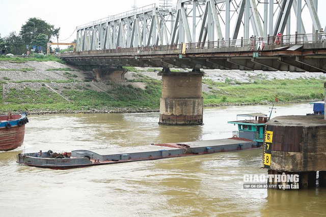 Chậm GPMB dự án nâng cao tĩnh không cầu vượt sông khu vực phía Nam - Ảnh 1.