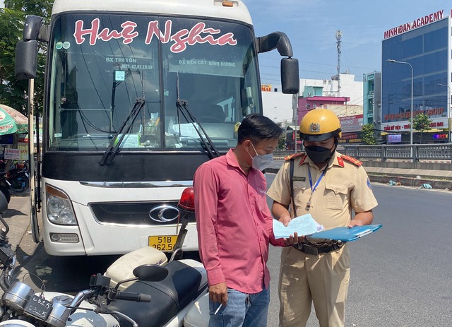 TP.HCM chỉ đạo khẩn xử lý tình trạng "xe dù, bến cóc" - Ảnh 1.