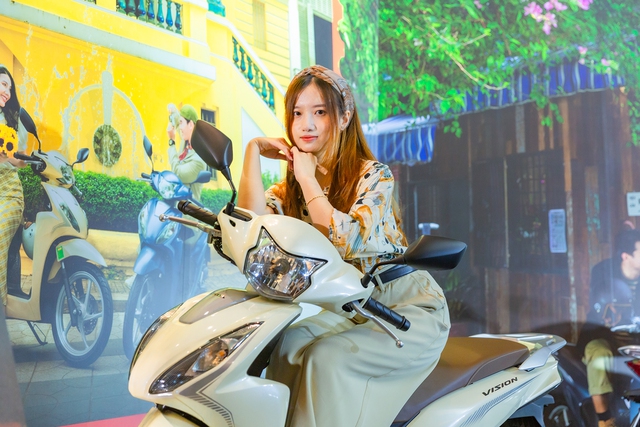 Honda Vision luôn là mẫu xe tay ga được phái đẹp đặc biệt ưa chuộng.