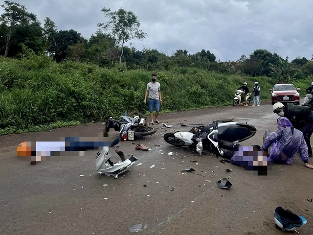 Đắk Lắk: Hai xe máy đối đầu nhau, ba người thương vong - Ảnh 1.