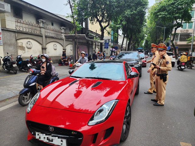 CSGT toàn quốc xử phạt gần 10 nghìn "ma men" trong 4 ngày nghỉ Lễ Quốc Khánh - Ảnh 1. CSGT toàn quốc xử phạt gần 10 nghìn "ma men" trong 4 ngày nghỉ Lễ Quốc Khánh - Ảnh 1.