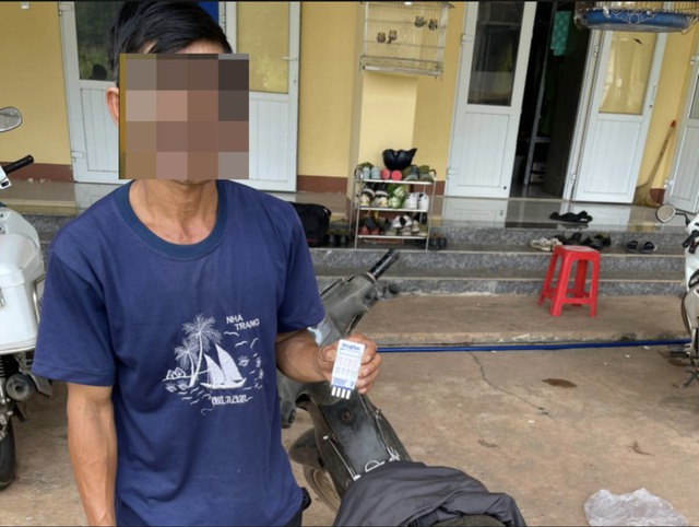 CSGT Đắk Lắk liên tiếp xử lý lái xe sử dụng ma túy - Ảnh 2.