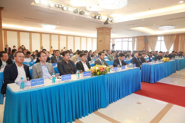 Bộ trưởng Nguyễn Văn Thắng: Đảm bảo an toàn bay, sẵn sàng giải quyết tốt nhất những tình huống phát sinh- Ảnh 2. Bộ trưởng Nguyễn Văn Thắng: Đảm bảo an toàn bay, sẵn sàng giải quyết tốt nhất những tình huống phát sinh- Ảnh 2.