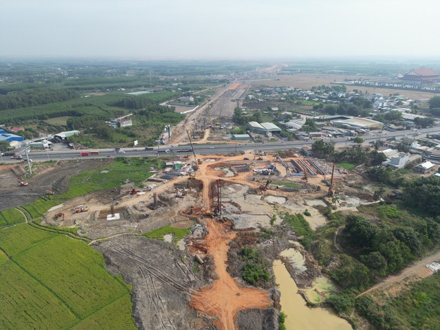 Nhộn nhịp thi công trên đại công trường dự án sân bay Long Thành những ngày cuối năm- Ảnh 15.