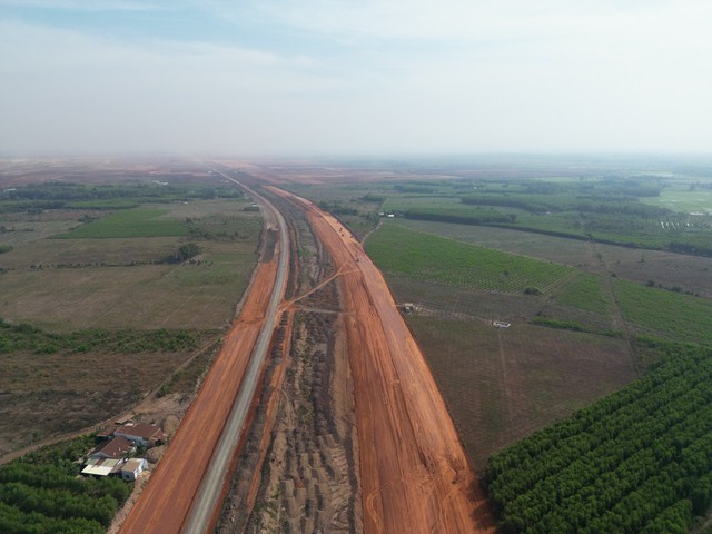 Nhộn nhịp thi công trên đại công trường dự án sân bay Long Thành những ngày cuối năm- Ảnh 14.