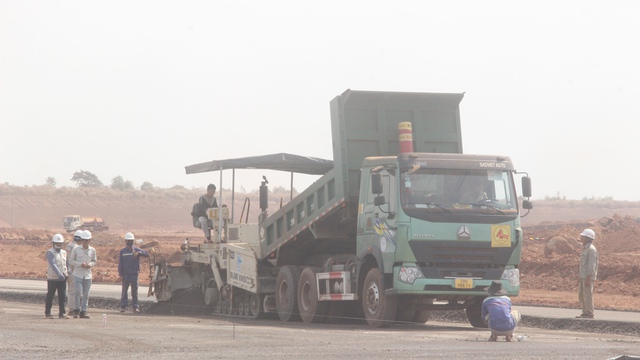 Nhộn nhịp thi công trên đại công trường dự án sân bay Long Thành những ngày cuối năm- Ảnh 12.