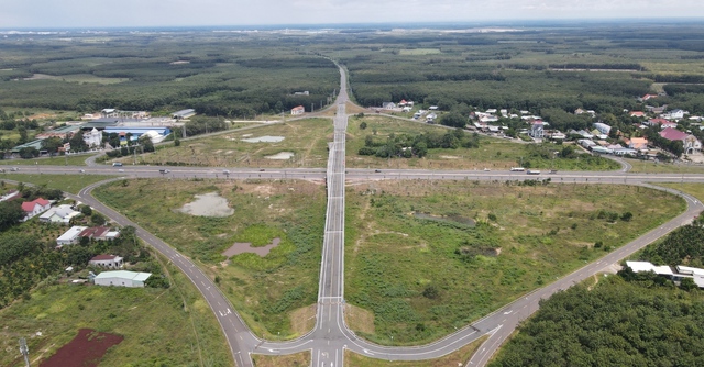 Bộ GTVT thúc tiến độ dự án đường Hồ Chí Minh đoạn Chơn Thành - Đức Hòa- Ảnh 1.