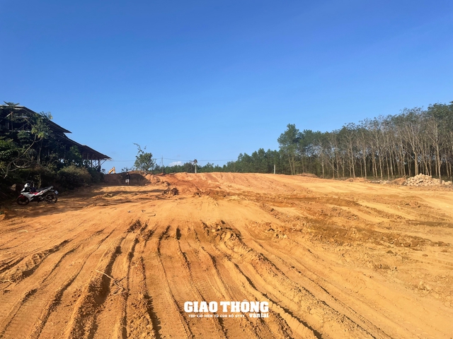 ‘Chạy đua’ tiến độ xây dựng khu tái định cư cao tốc Vạn Ninh - Cam Lộ- Ảnh 9.