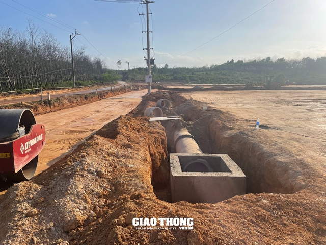 ‘Chạy đua’ tiến độ xây dựng khu tái định cư cao tốc Vạn Ninh - Cam Lộ- Ảnh 15.