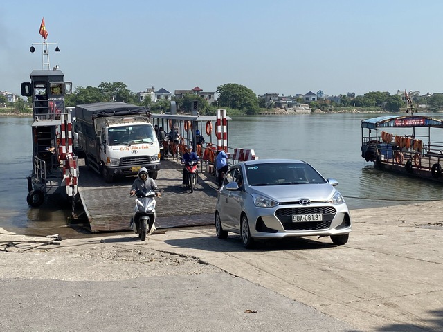 Tăng cường bảo đảm an ninh, trật tự và ATGT tại các bến phà- Ảnh 1.