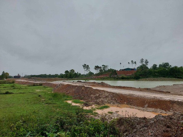 Quảng Bình: Đề nghị kỷ luật, kiểm điểm nhiều cán bộ chi trả sai tiền đền bù dự án cao tốc Bắc - Nam- Ảnh 2. Quảng Bình: Đề nghị kỷ luật, kiểm điểm nhiều cán bộ chi trả sai tiền đền bù dự án cao tốc Bắc - Nam- Ảnh 2.