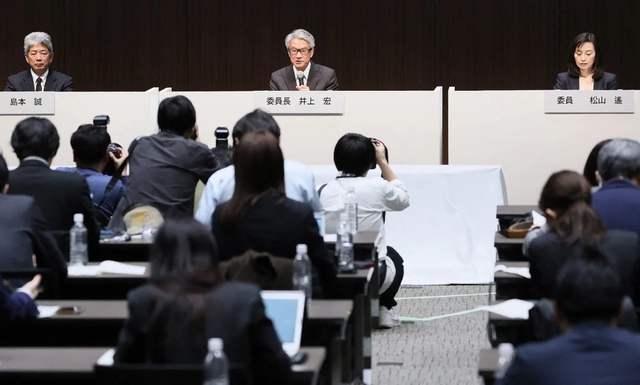 Các thành viên ủy ban điều tra đặc biệt tổ chức cuộc họp báo về kể quả điều tra liên quan đến thử nghiệm nghiệm động cơ dầu diesel của Toyota ngày 29/1/2024 - Ảnh: CNN.