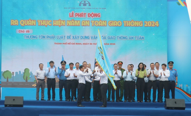 TP. HCM kéo giảm tai nạn giao thông trên 15% ở cả ba mặt năm 2023- Ảnh 1.