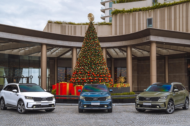 Mẫu xe Kia Sorento Hybrid hiện đang có giá bán lẻ 1,299 - 1,459 tỷ đồng.