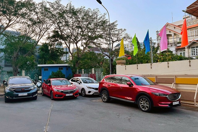 Giá dịch vụ cho thuê xe tự lái dịp Tết 2024 trọn gói đang tăng cao.