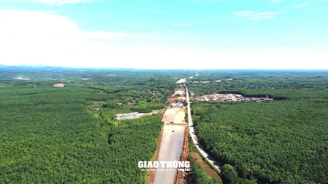Quảng Bình hoàn thành, bàn giao hơn 99% mặt bằng thi công cao tốc Bắc-Nam- Ảnh 1.
