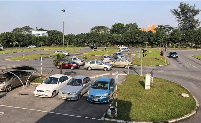 Đắk Lắk tạm dừng cấp mới, cấp đổi giấy phép lái xe - Ảnh 1.