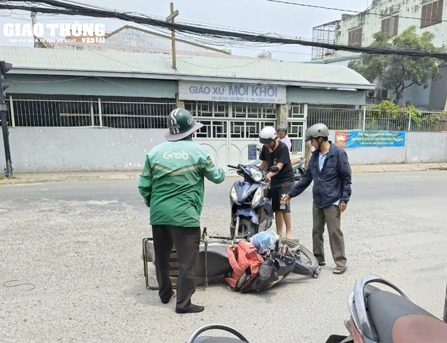 TP. HCM đường Huỳnh Tấn Phát mất an toàn giao thông, người đi đường ngã 