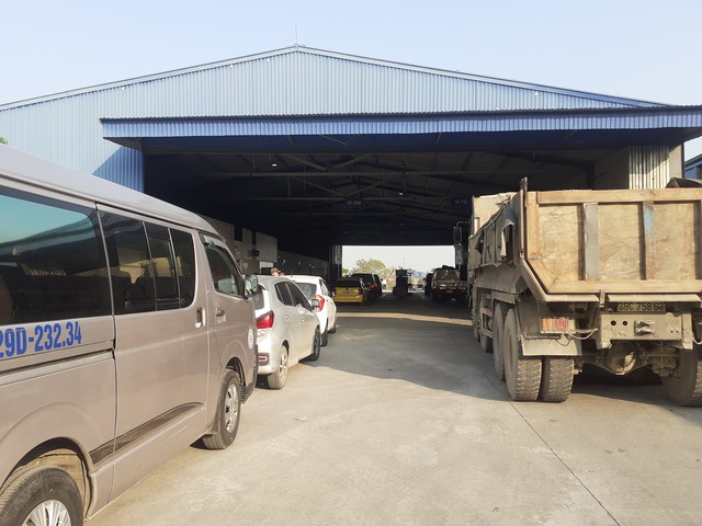 Trung tâm đăng kiểm thông báo cho CSGT nếu xe tải cơi thùng vào kiểm định- Ảnh 1.