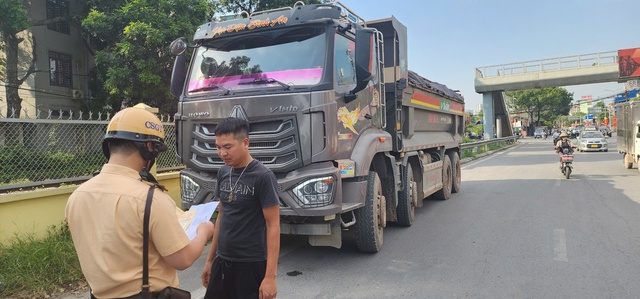 Đề xuất phạt đến 150 triệu đồng hành vi giao xe cho tài xế chở quá khách, quá tải - Ảnh 3.