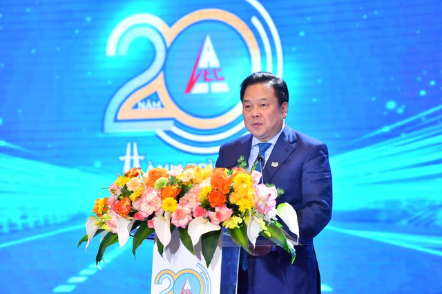 20 năm đi lên từ gian khó của 