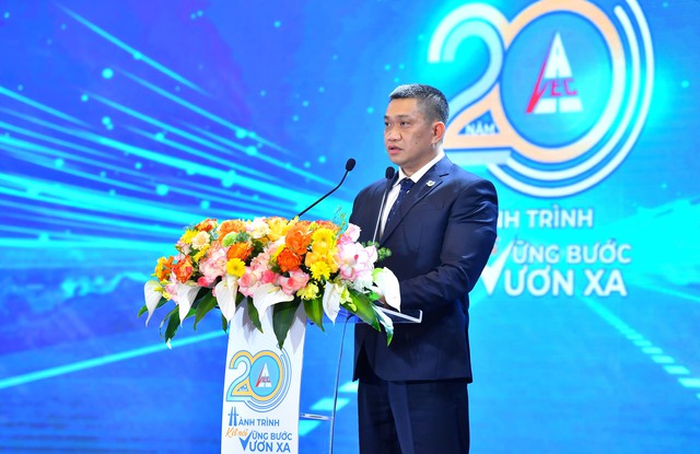 20 năm đi lên từ gian khó của 