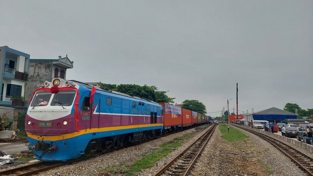 Chính thức hợp nhất hai công ty vận tải đường sắt- Ảnh 1.