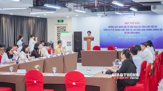 Sẽ bắt buộc sử dụng thiết bị an toàn riêng cho trẻ em trên ôtô- Ảnh 1. Sẽ bắt buộc sử dụng thiết bị an toàn riêng cho trẻ em trên ôtô- Ảnh 1.