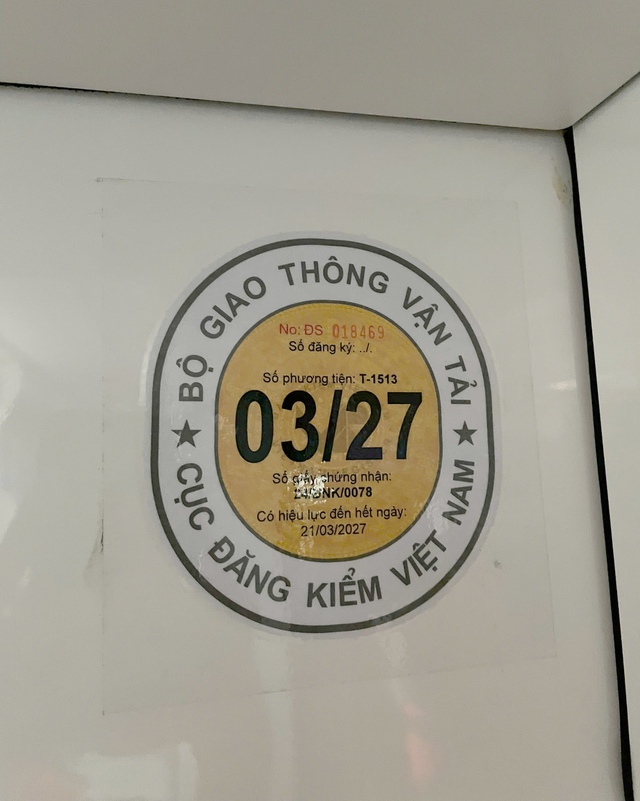 Hoàn thành dán tem kiểm định 17 đoàn tàu metro, vận hành chính thức 22/12 - Ảnh 2.