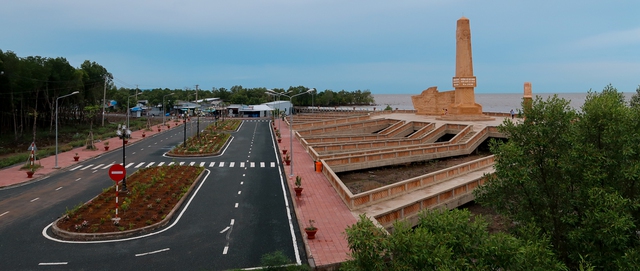 Cần sớm đầu tư nâng cấp 2 tuyến giao thông đến đất mũi Cà Mau - Ảnh 1.