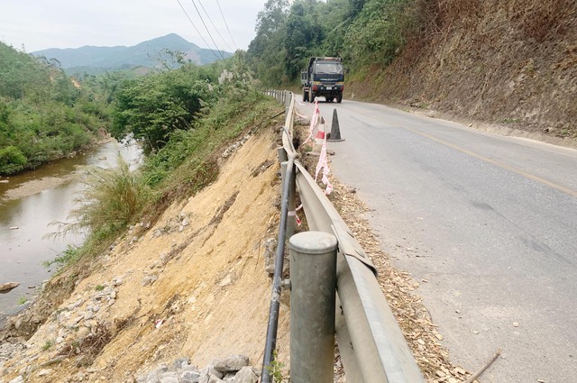 Nhiều hiểm nguy rình rập trên Quốc lộ 279 ở Quảng Ninh- Ảnh 5.