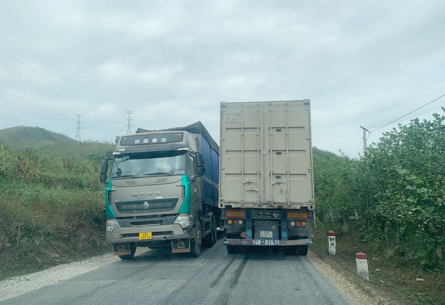 Nhiều hiểm nguy rình rập trên Quốc lộ 279 ở Quảng Ninh- Ảnh 1.