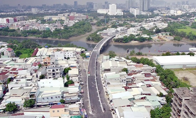 TP. HCM chiêm ngưỡng cầu Rạch Đỉa hơn 500 tỷ đồng chuẩn bị hoàn thành thông xe - Ảnh 4.