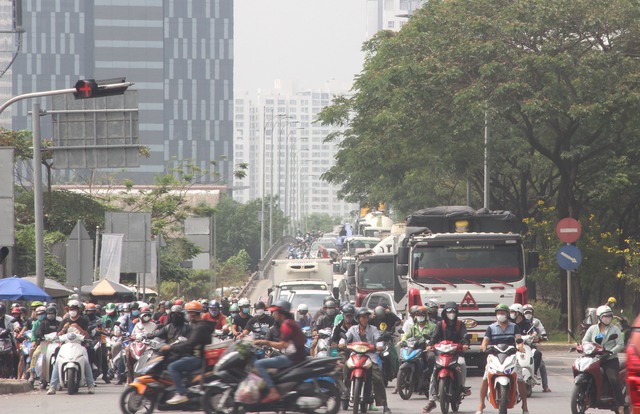 TP. HCM chiêm ngưỡng cầu Rạch Đỉa hơn 500 tỷ đồng chuẩn bị hoàn thành thông xe - Ảnh 14.