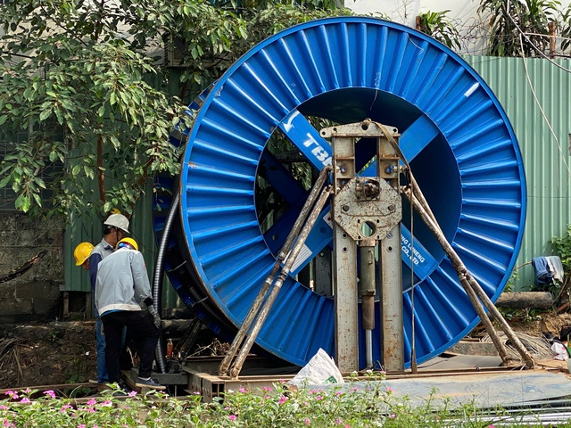 TP. HCM hoàn thiện di dời, đấu nối cáp ngầm điện cao thế nhà ga metro số 2  - Ảnh 1.