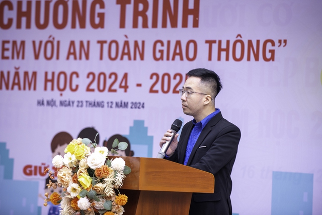 Thanh niên Bộ GTVT đẩy mạnh tuyên truyền ATGT cho học sinh tiểu học- Ảnh 2. Thanh niên Bộ GTVT đẩy mạnh tuyên truyền ATGT cho học sinh tiểu học- Ảnh 2.