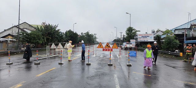 Phân luồng giao thông sửa chữa cầu Câu Lâu trên QL1 qua Quảng Nam- Ảnh 1.