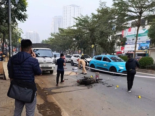 Hà Nội: Thông tin vụ TNGT nghiêm trọng khiến 1 người tử vong tại quận Hà Đông - Ảnh 1.