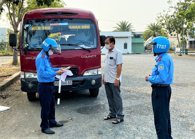 Ngành GTVT triển khai Công điện của Thủ tướng về tăng cường quản lý thuốc lá điện tử, thuốc lá nung nóng - Ảnh 1.