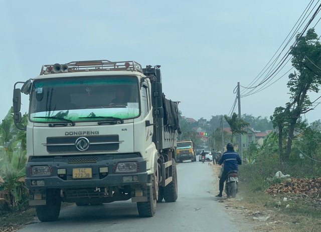Quảng Ninh: Nhiều tuyến đường xuống cấp cần sửa chữa tại xã Hiệp Hòa - Ảnh 2.
