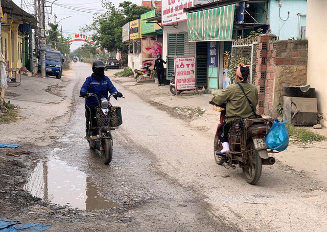 Quảng Ninh: Nhiều tuyến đường xuống cấp cần sửa chữa tại xã Hiệp Hòa - Ảnh 1.