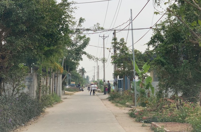 Quảng Ninh: Nhiều tuyến đường xuống cấp cần sửa chữa tại xã Hiệp Hòa - Ảnh 4.