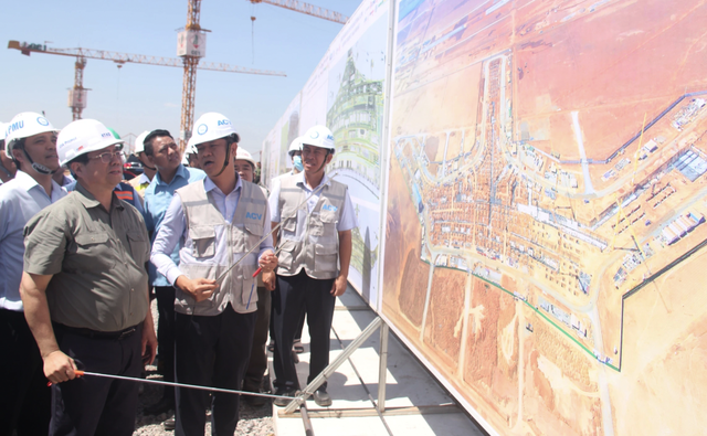 Thủ tướng Phạm Minh Chính yêu cầu rút ngắn tiến độ hoàn thành sân bay Long Thành- Ảnh 1.