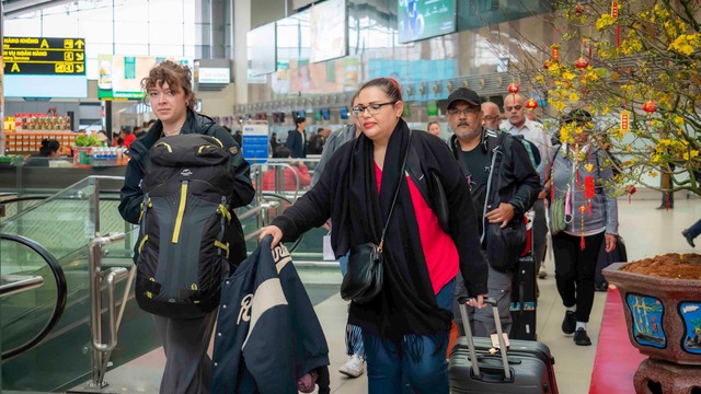 Cận cảnh hơn 550 nghìn lượt khách qua sân bay Nội Bài trong 7 ngày nghỉ Tết- Ảnh 2.