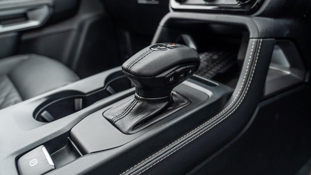 Ford Everest Platinum sắp về Việt Nam, giá dự kiến 1,7 tỷ đồng- Ảnh 6. Ford Everest Platinum sắp về Việt Nam, giá dự kiến 1,7 tỷ đồng- Ảnh 6.