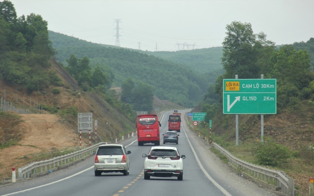 Thủ tướng: Khẩn trương đầu tư hoàn chỉnh các tuyến cao tốc 2 làn xe- Ảnh 2.