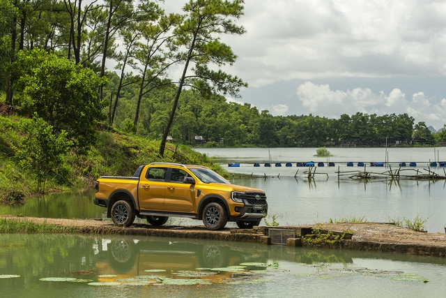 Ford Ranger là 1 trong 2 mẫu xe hiếm hoi vượt qua được mốc doanh số 1.000 chiếc tháng đầu năm 2024.